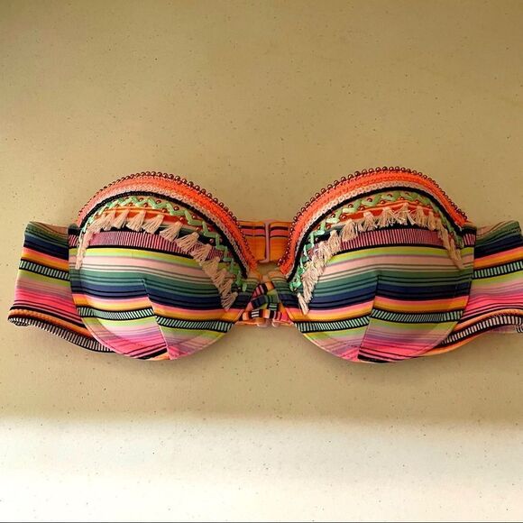 Victoria’s Secret bikini top - Picture 1 of 9